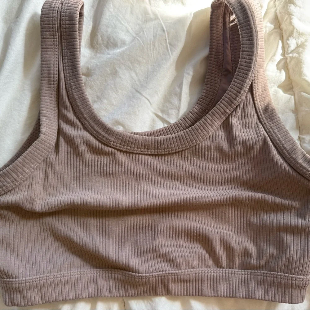 Alo Yoga Wellness Bra size L - Picture 1 of 3